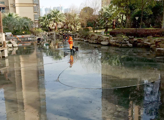 通榆景观池淤泥清理